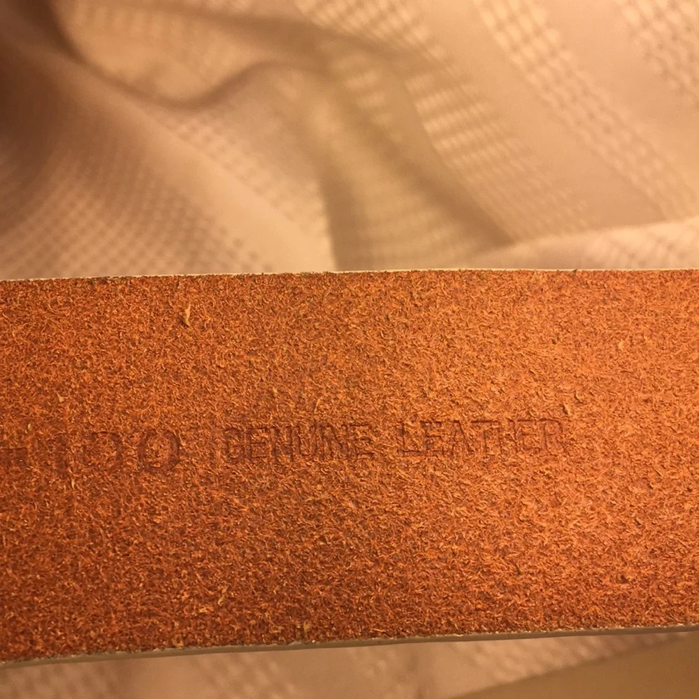 White leather belt hardly worn, great find!